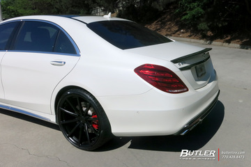 Mercedes S-Class with 22in Lexani M108 Wheels