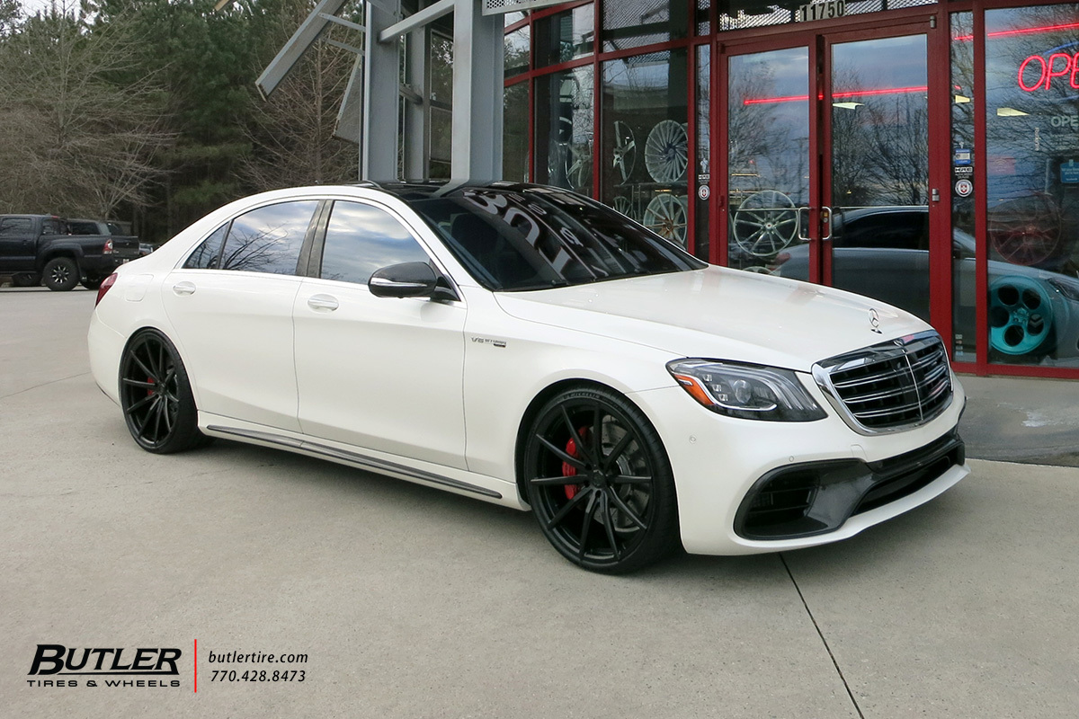 Mercedes S-Class with 22in Lexani M108 Wheels