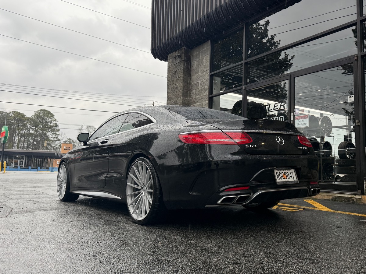 Mercedes S-Class with 22in Vossen HFX-4 Wheels