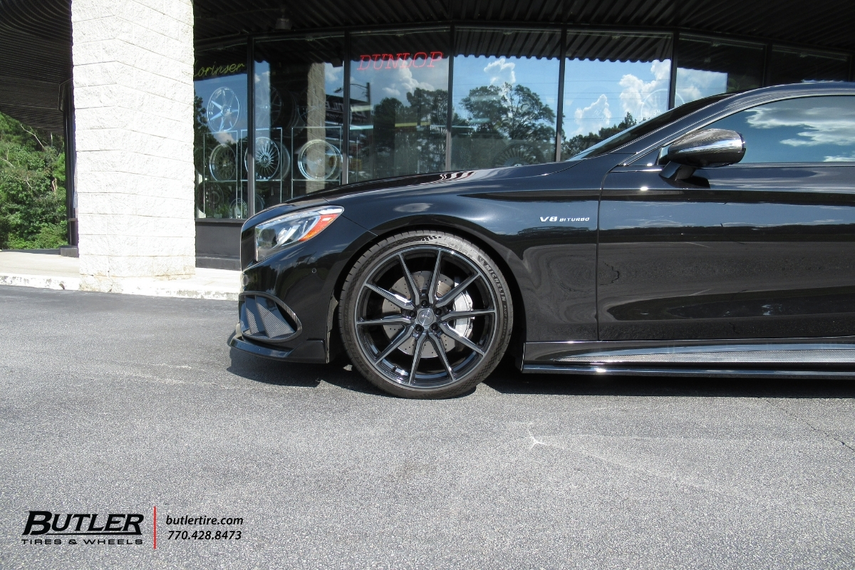 Mercedes S550 with 21in Vossen HF3 Wheels
