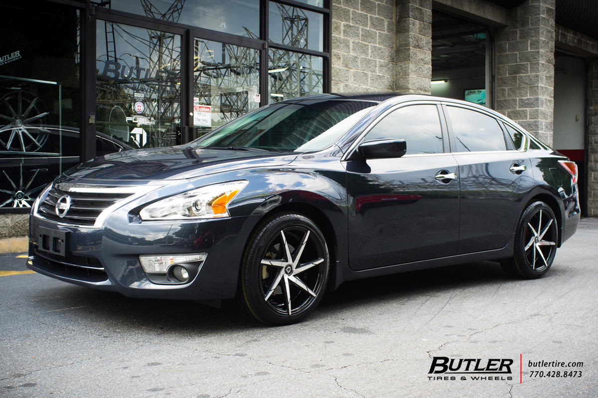 Nissan Altima with 18in Lexani CSS7 Wheels