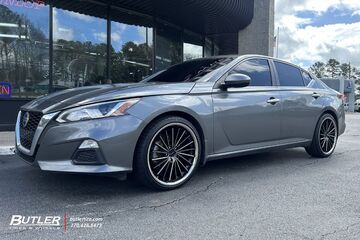 Nissan Altima with 20in Ravetti M14 Wheels