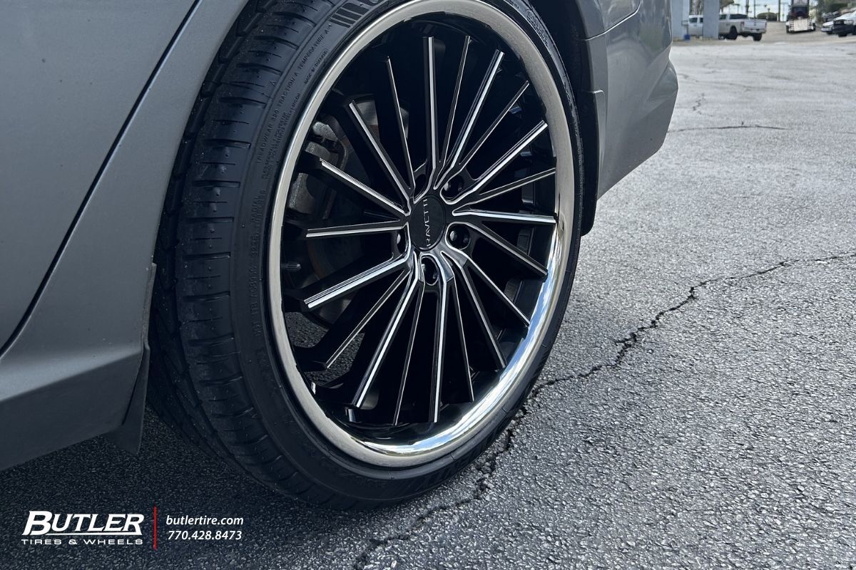 Nissan Altima with 20in Ravetti M14 Wheels