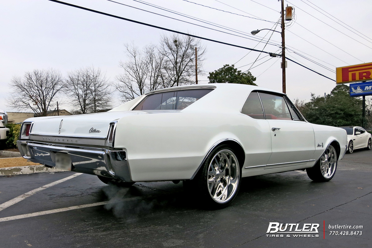 Oldsmobile Cutlass with 20in Budnick Chicane Wheels