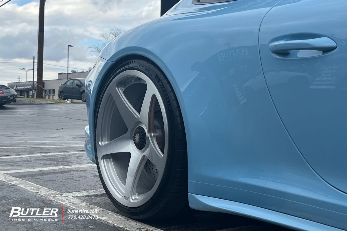 Porsche 911 with 20in 21in 1886 S005 Wheels