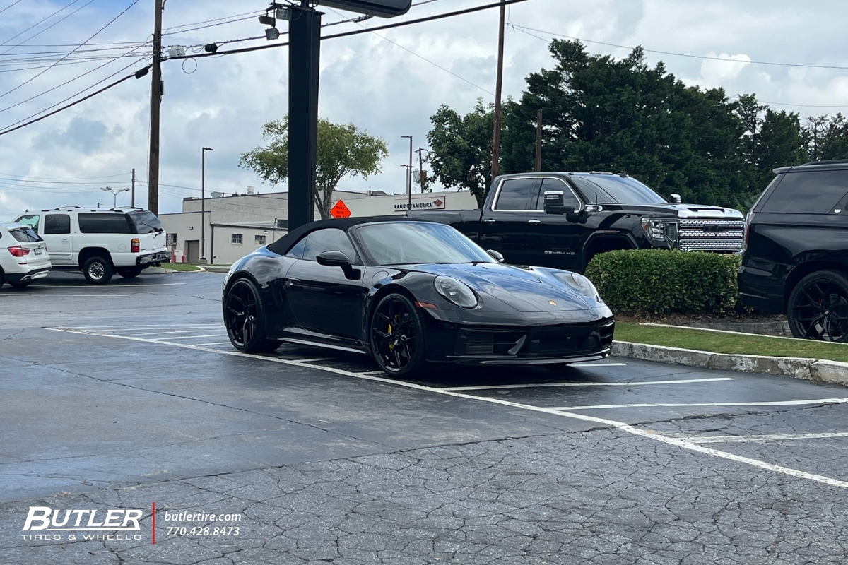 Porsche 911 with 21/22 in Vossen HF5 Wheels