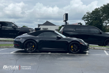 Porsche 911 with 21/22 in Vossen HF5 Wheels