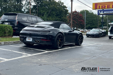 Porsche 911 with 21/22 in Vossen HF5 Wheels