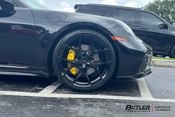 Porsche 911 with 21/22 in Vossen HF5 Wheels