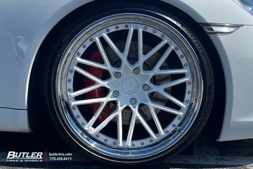 Porsche 911 with 21in Avant Garde SR10R Wheels