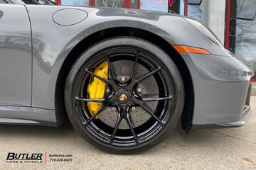 Porsche 911 with 21in Vossen RS74 Wheels