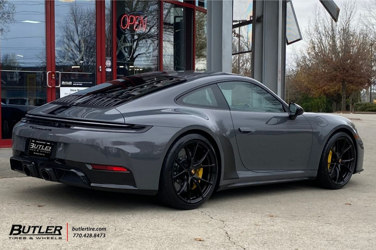 Porsche 911 with 21in Vossen RS74 Wheels