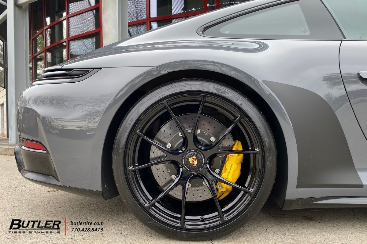 Porsche 911 with 21in Vossen RS74 Wheels