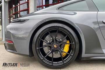 Porsche 911 with 21in Vossen RS74 Wheels