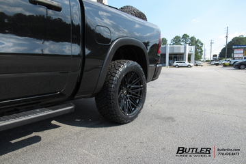Ram 1500 with 22in Vossen HF6-5 Wheels