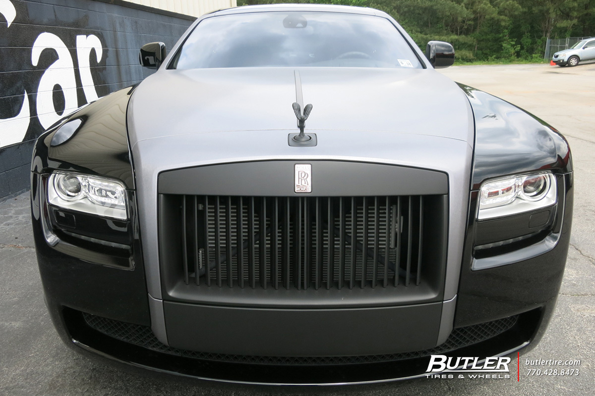 Rolls Royce Ghost with 24in Vellano VTP Wheels