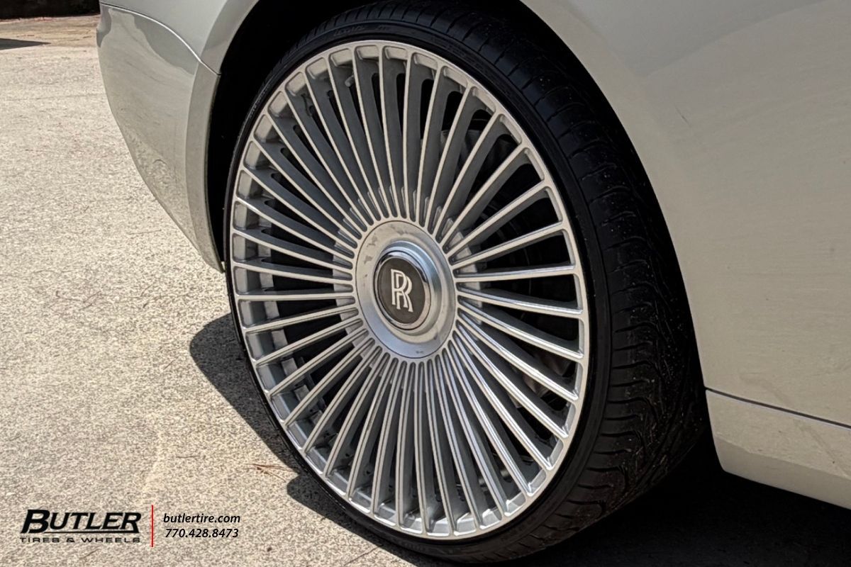 Rolls Royce Wraith with 24in RR16 Wheels