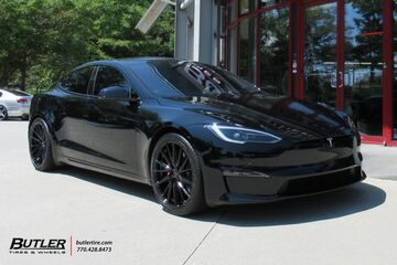 Tesla Model S with 21in Vossen HF4T Wheels
