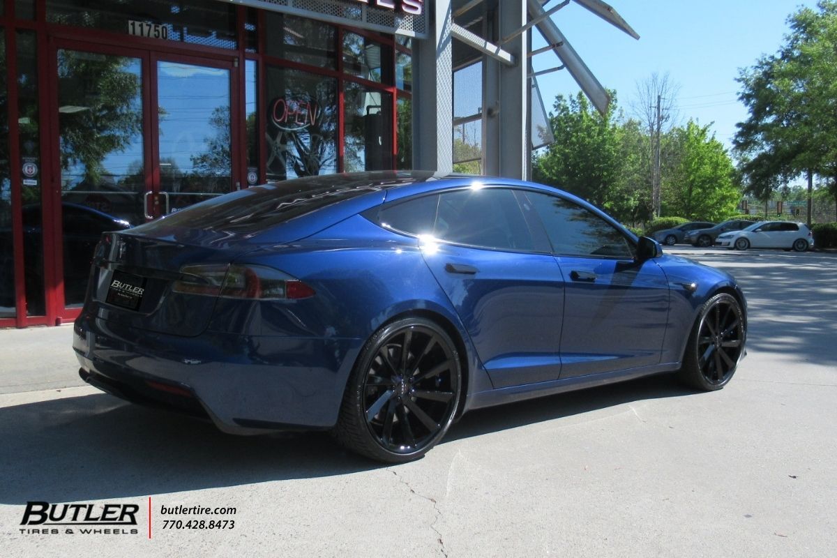 Tesla Model S with 22in Koko Kuture Kapan Wheels