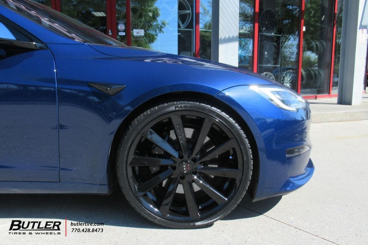 Tesla Model S with 22in Koko Kuture Kapan Wheels