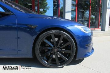 Tesla Model S with 22in Koko Kuture Kapan Wheels