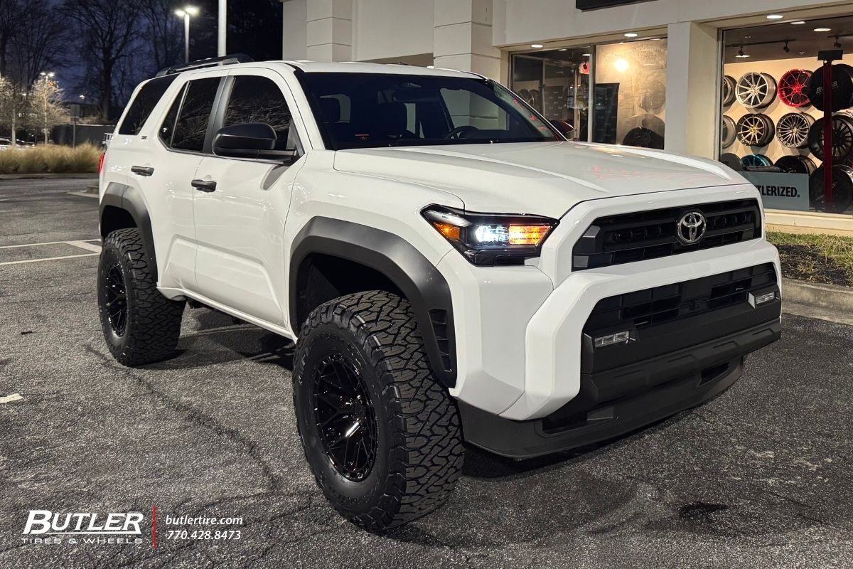 Toyota 4Runner with 17in Arena Battle Wheels