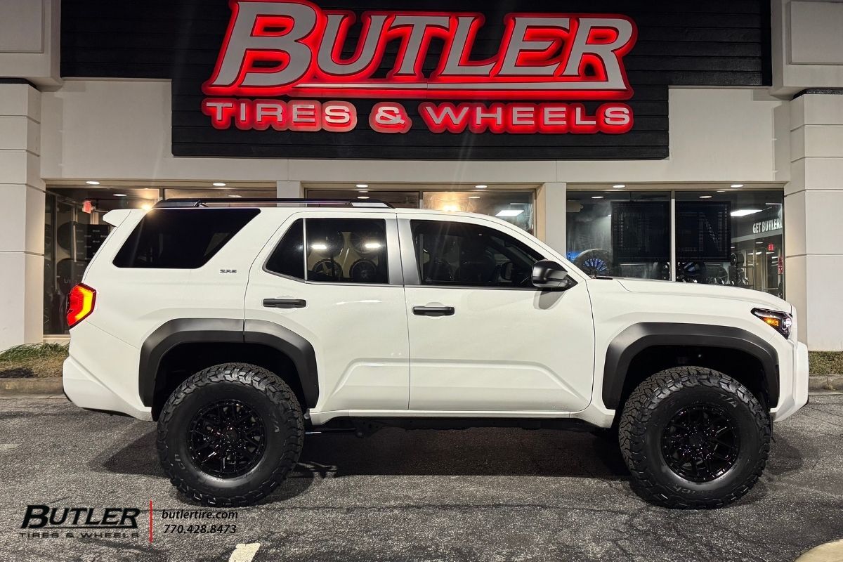 Toyota 4Runner with 17in Arena Battle Wheels