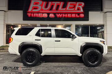 Toyota 4Runner with 17in Arena Battle Wheels
