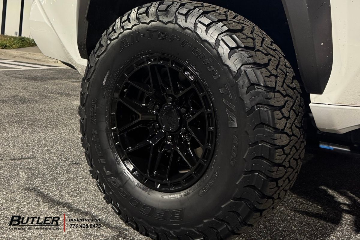 Toyota 4Runner with 17in Arena Battle Wheels