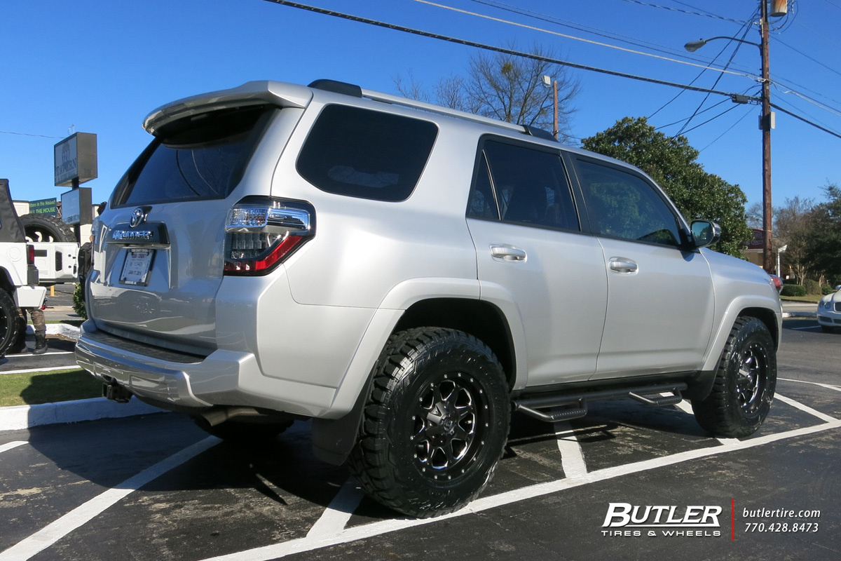 Toyota 4Runner with 17in Fuel Boost Wheels