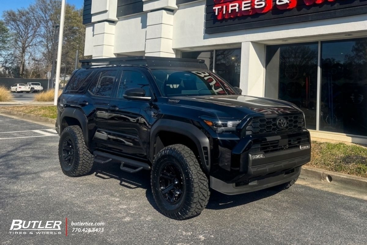 Toyota 4Runner with 17in Fuel Gambit Wheels