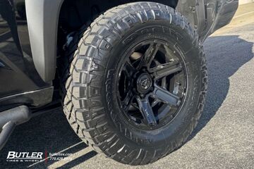 Toyota 4Runner with 17in Fuel Gambit Wheels
