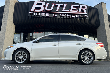 Toyota Avalon with 18in Dolce Aria Wheels Wheels
