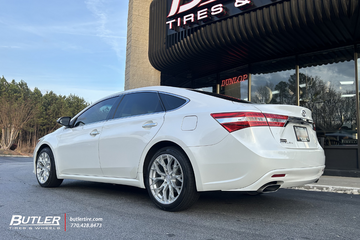 Toyota Avalon with 18in Dolce Aria Wheels Wheels