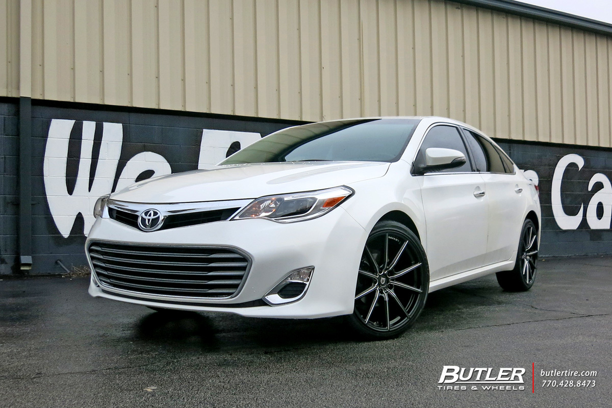 Toyota Avalon with 20in Lexani CSS10 Wheels