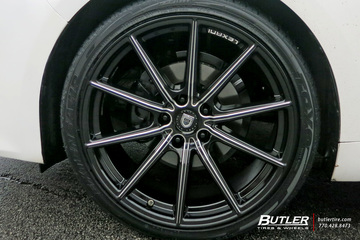 Toyota Avalon with 20in Lexani CSS10 Wheels