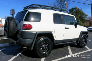 Toyota FJ Cruiser with 17in Fuel Boost Wheels