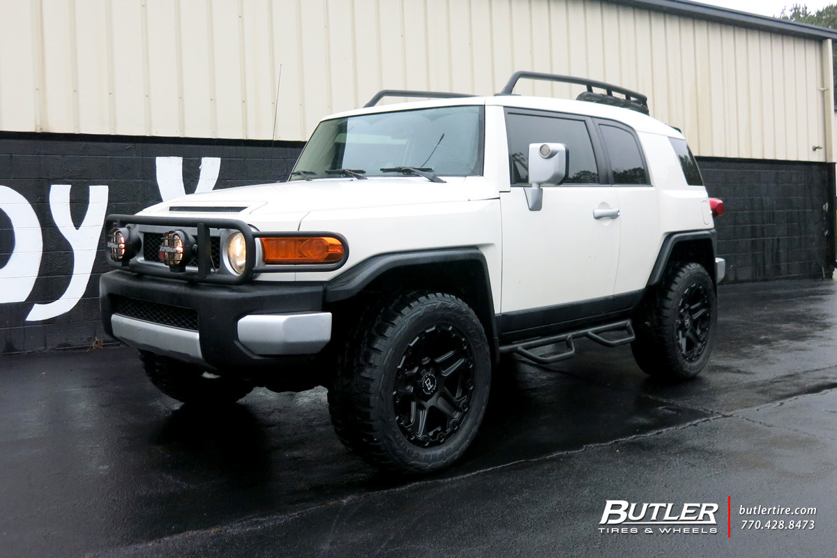 Toyota Fj Cruiser With 20in Black Rhino Cog Wheels Exclusively