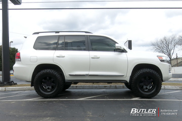 Toyota Land Cruiser with 18in Level 8 Slam Wheels