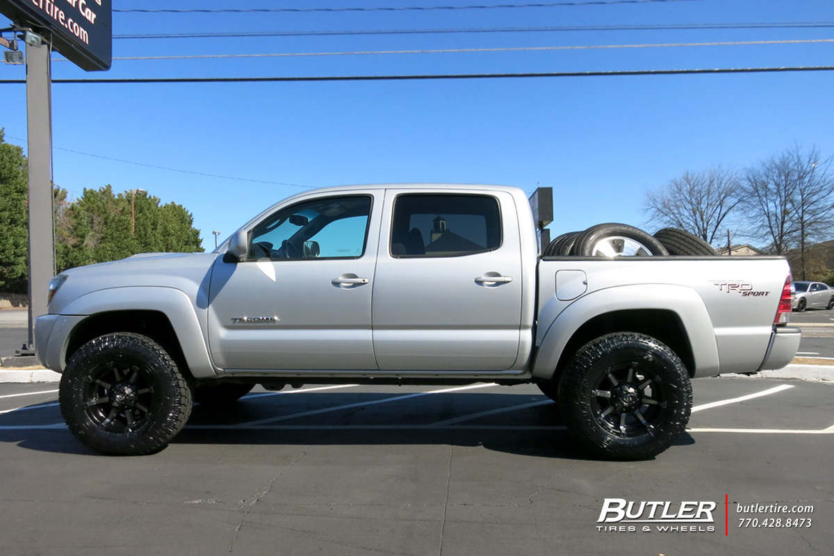 Toyota Tacoma with 17in Fuel Coupler Wheels