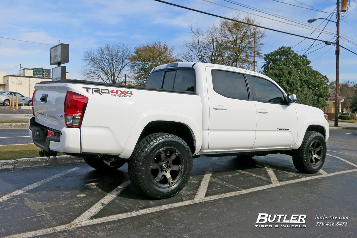 Toyota Tacoma with 18in Fuel Beast Wheels