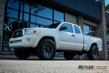 Toyota Tacoma with 18in Grid Offroad GD5 Wheels