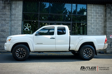 Toyota Tacoma with 18in Grid Offroad GD5 Wheels