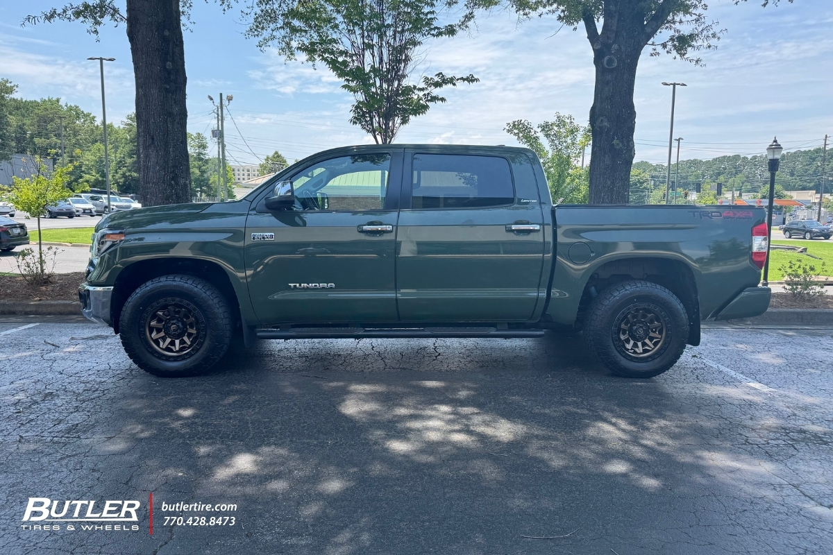 2021 Toyota Tundra with 18” Fuel Covert wheels and Toyo AT3 tires