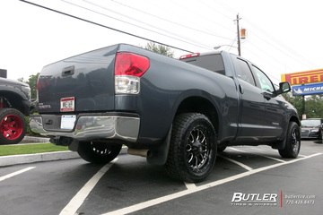 Toyota Tundra with 20in Fuel Titan Wheels