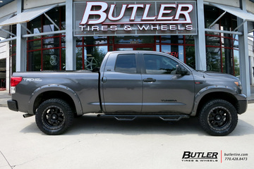 Toyota Tundra with 20in Fuel Trophy Wheels