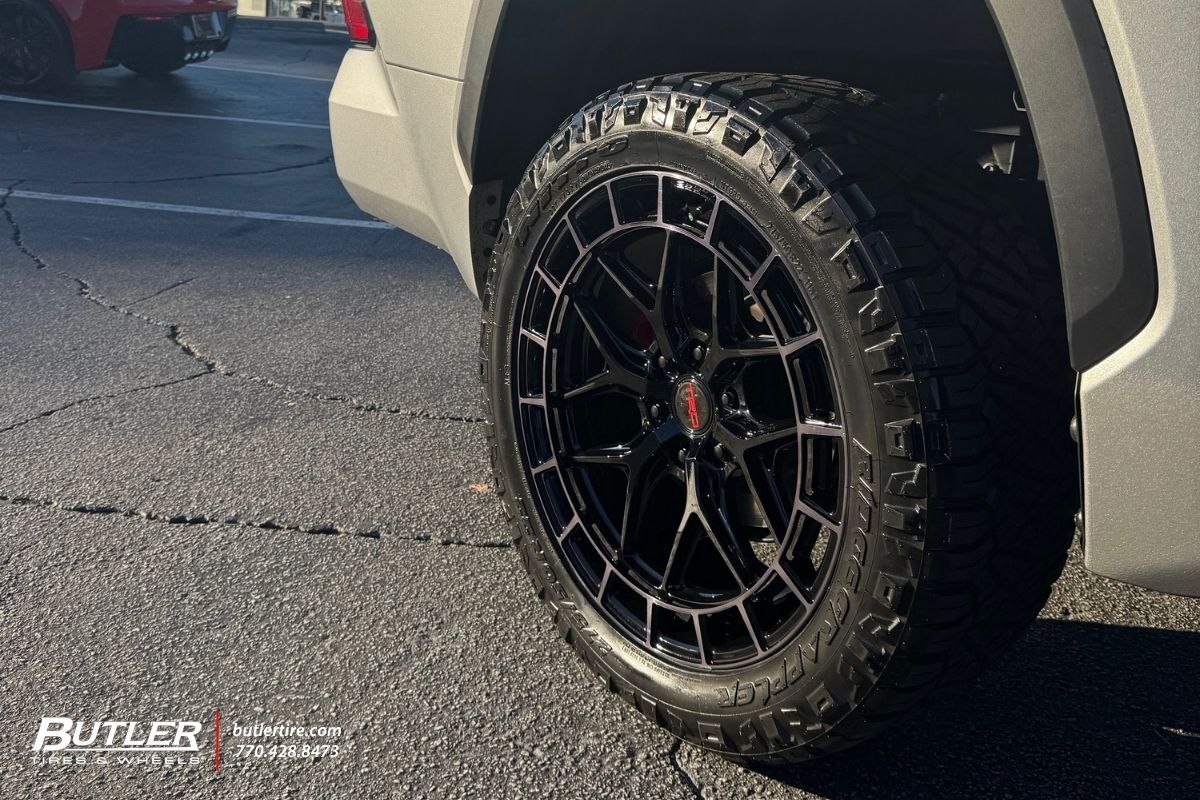 2011 Toyota Tundra with 22in Vossen HFX1 Wheels