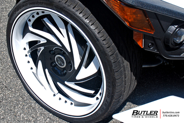 Polaris Slingshot on Custom 22in Savini Diamond Carpi Wheels