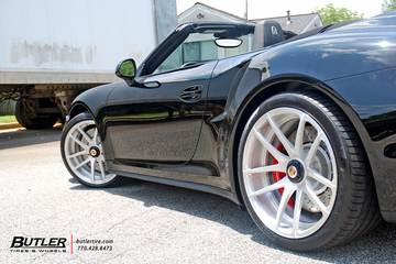 Porsche 991 911 Turbo Cab on Center Lock 20in Savini SV40d Wheels