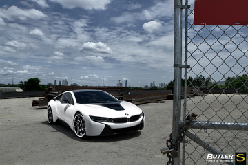 BMW i8 on Custom Painted Savini SV62d Wheels